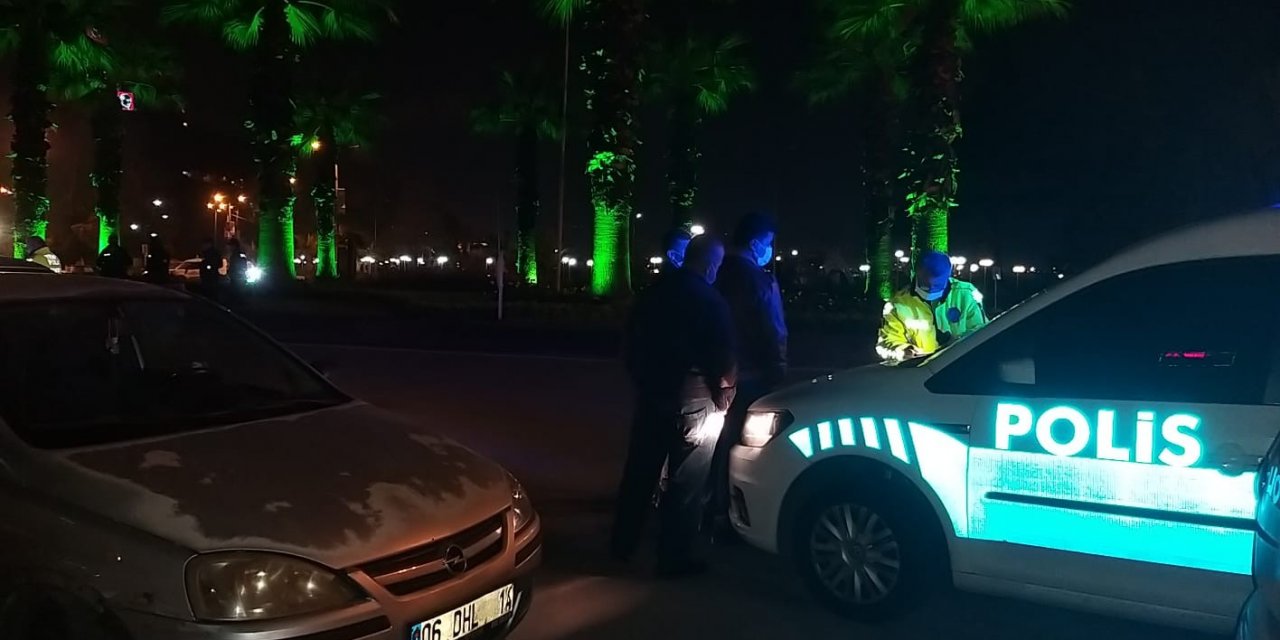 Kısıtlamaya Uymayan Sürücülere Ceza Kesildi