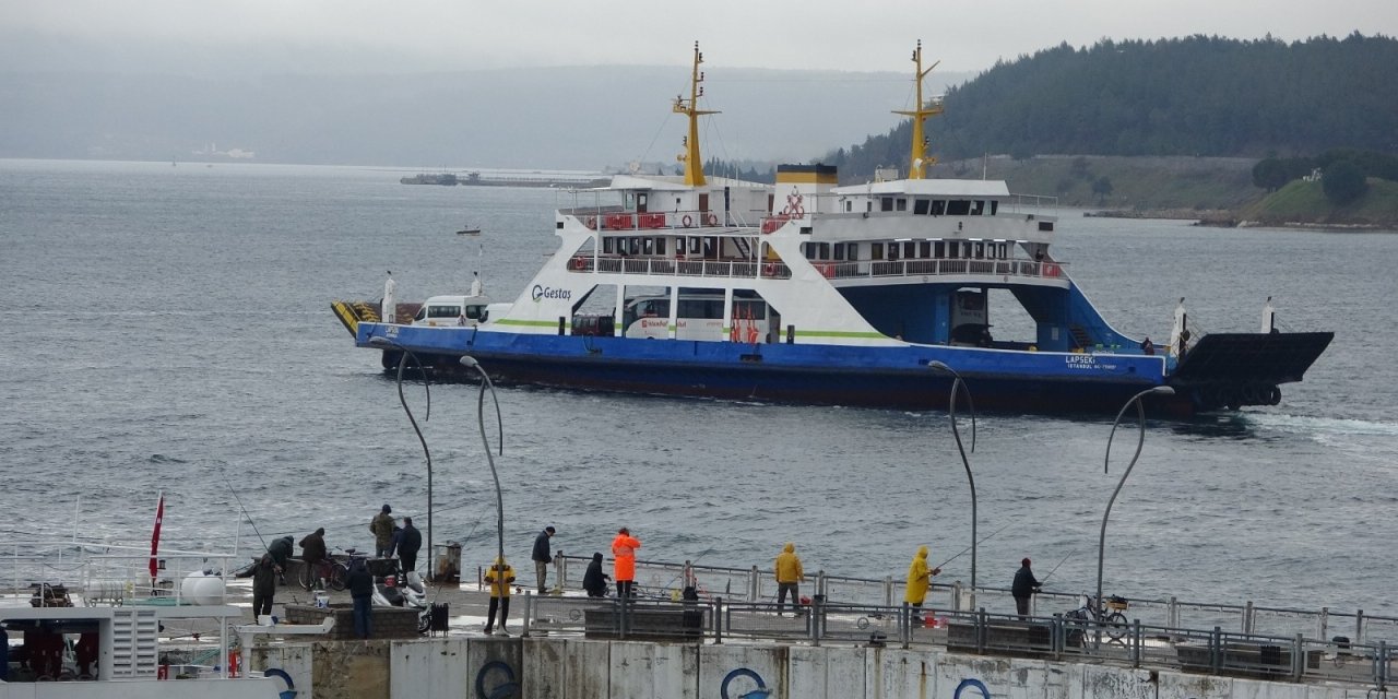 Bozcaada’ya Feribot Seferleri Yapılamıyor