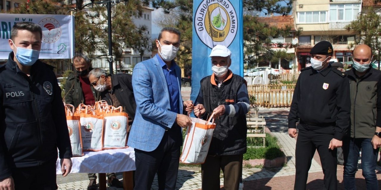Ücretsiz 3 Bin Fidan Dağıtıldı