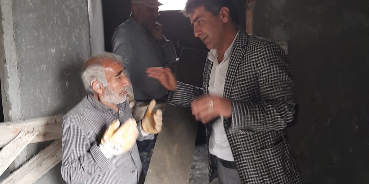 İ̇nşaatta Yaşayan 60 Yaşındaki Vatandaşa Muhtarlar Sahip Çıktı