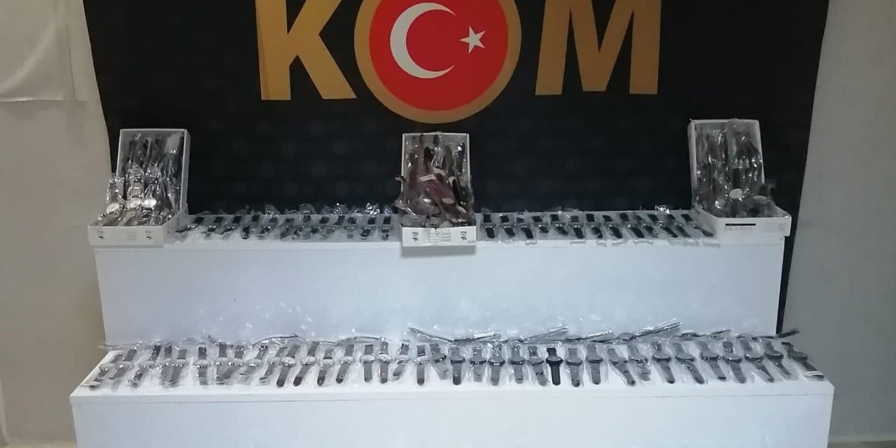 Hatay’da 250 Adet Kaçak Kol Saati Ele Geçirildi