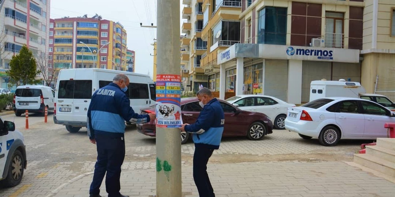 Ergani’de İzinsiz Kullanılan El İlanları Kaldırıldı