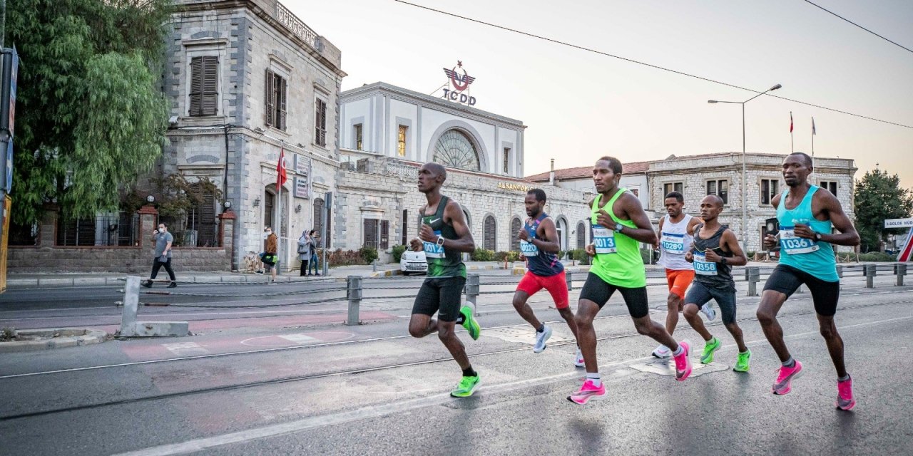 İ̇zmir’de Ulaşıma Maraton Ayarı