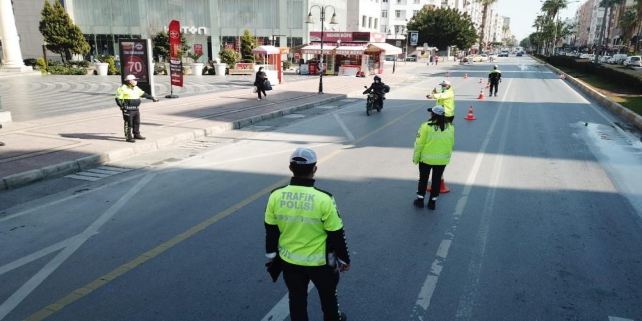 Emniyet Kemeri Takmayan Ve Cep Telefonu Kullanan 571 Kişiye Ceza