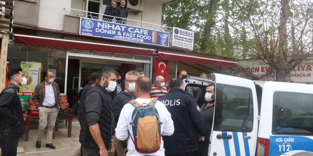 Otomobil İle Bisikletin Çarpıştığı Kaza Sonrası Çıkan Kavgayı Polis Güçlükle Ayırdı