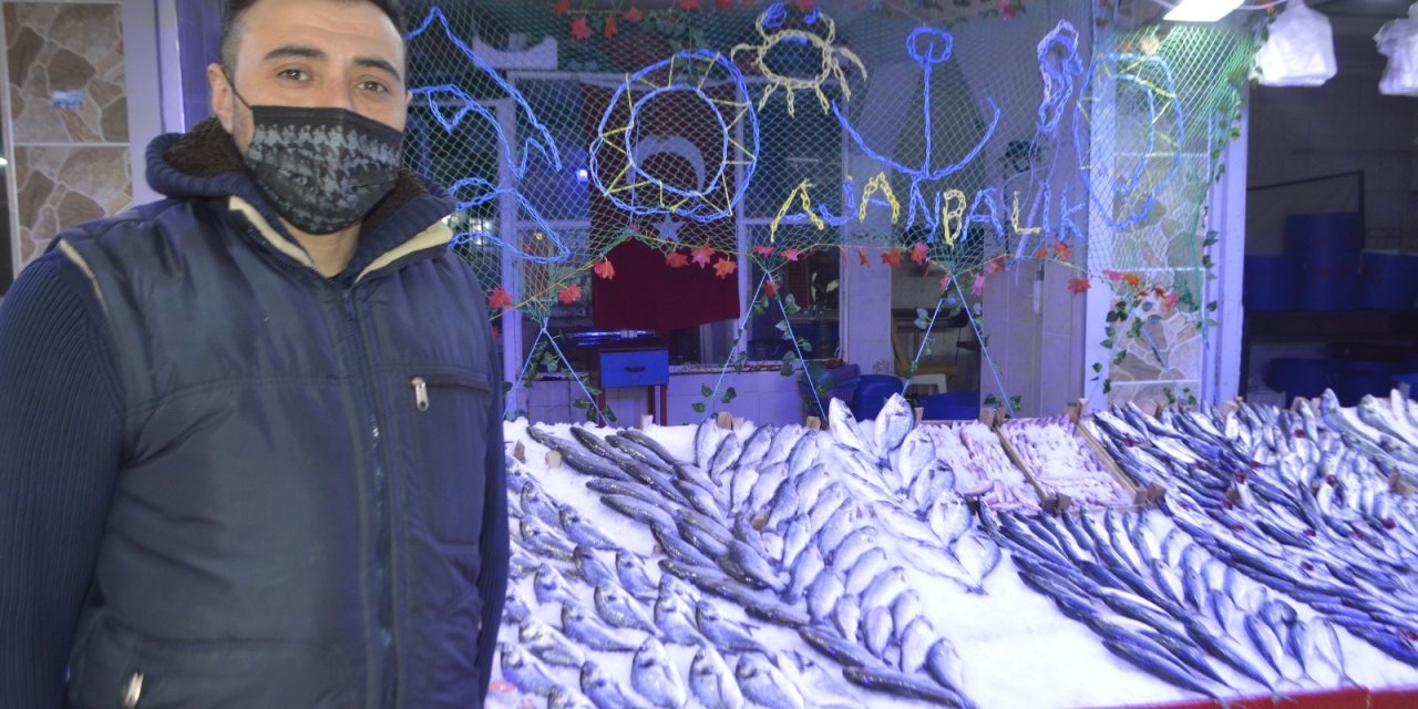Ramazan Arifesi Balık Fiyatları Düştü