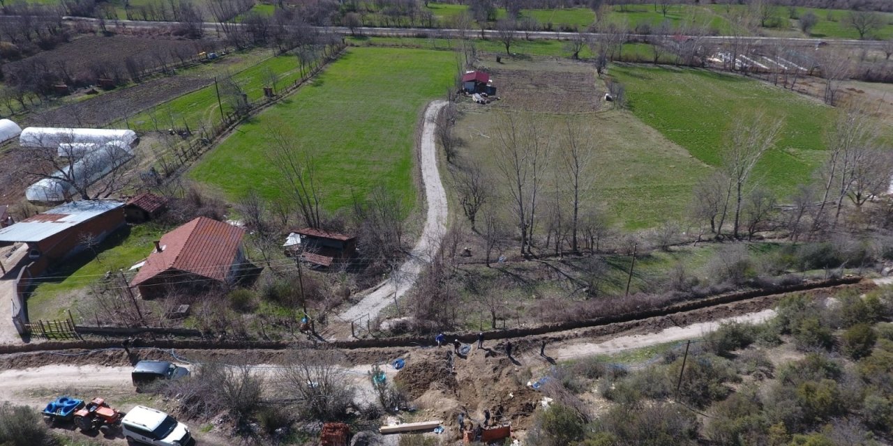 Köylerde İçme Suyu Hattı Çalışmaları Devam Ediyor