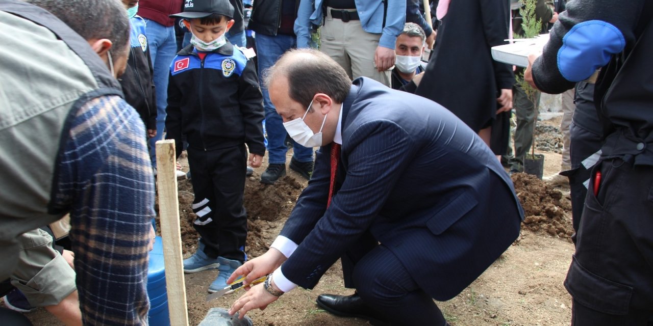 Şırnak’ta 176 Şehit Polis İçin 176 Fidan Toprakla Buluştu