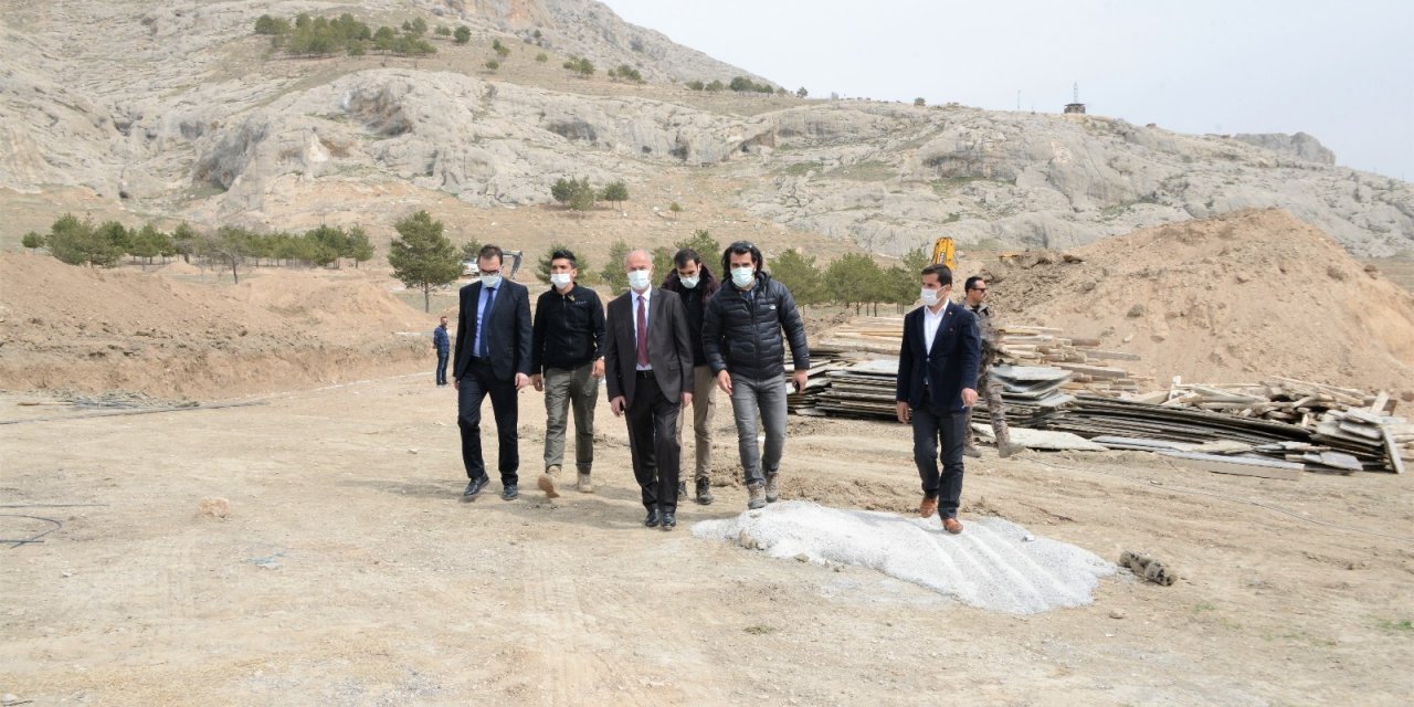 Tuşba Belediyesi ‘akköprü Millet Bahçesi’nin Yapımına Başladı