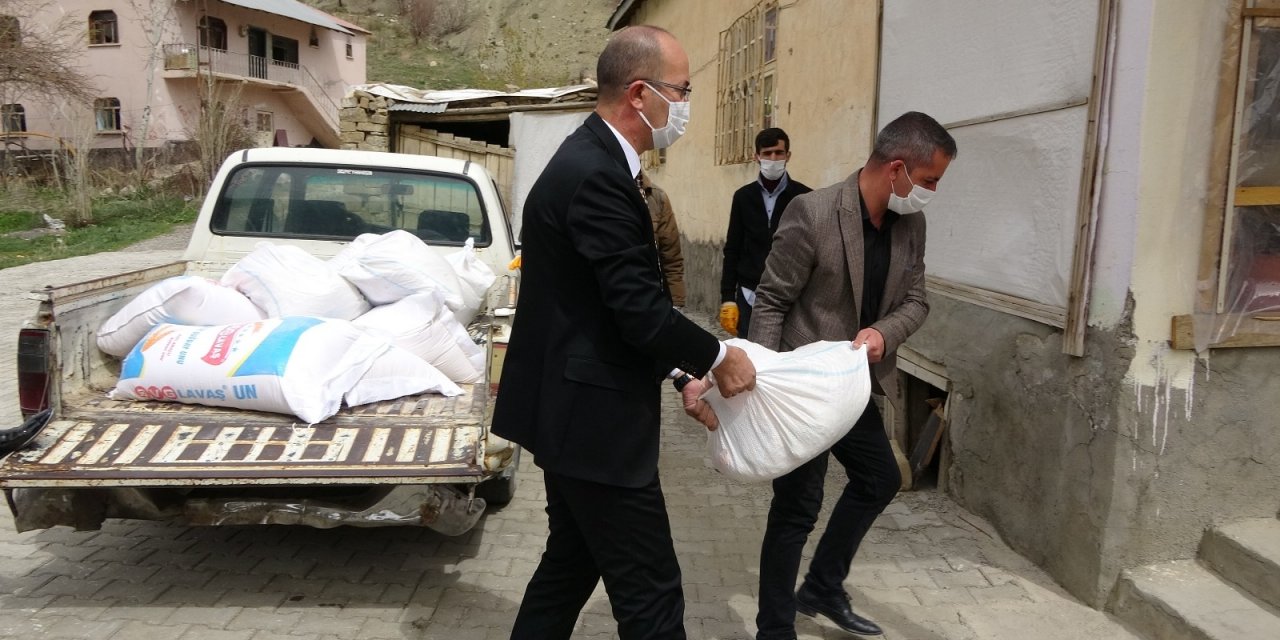 Başkan Büyüksu’dan 600 Haneye Gıda Yardımı