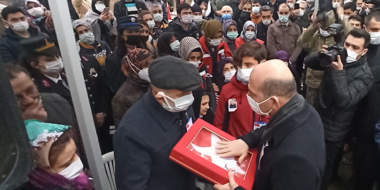 Bakan Soylu, Bursa’da Şehit Cenazesine Katıldı