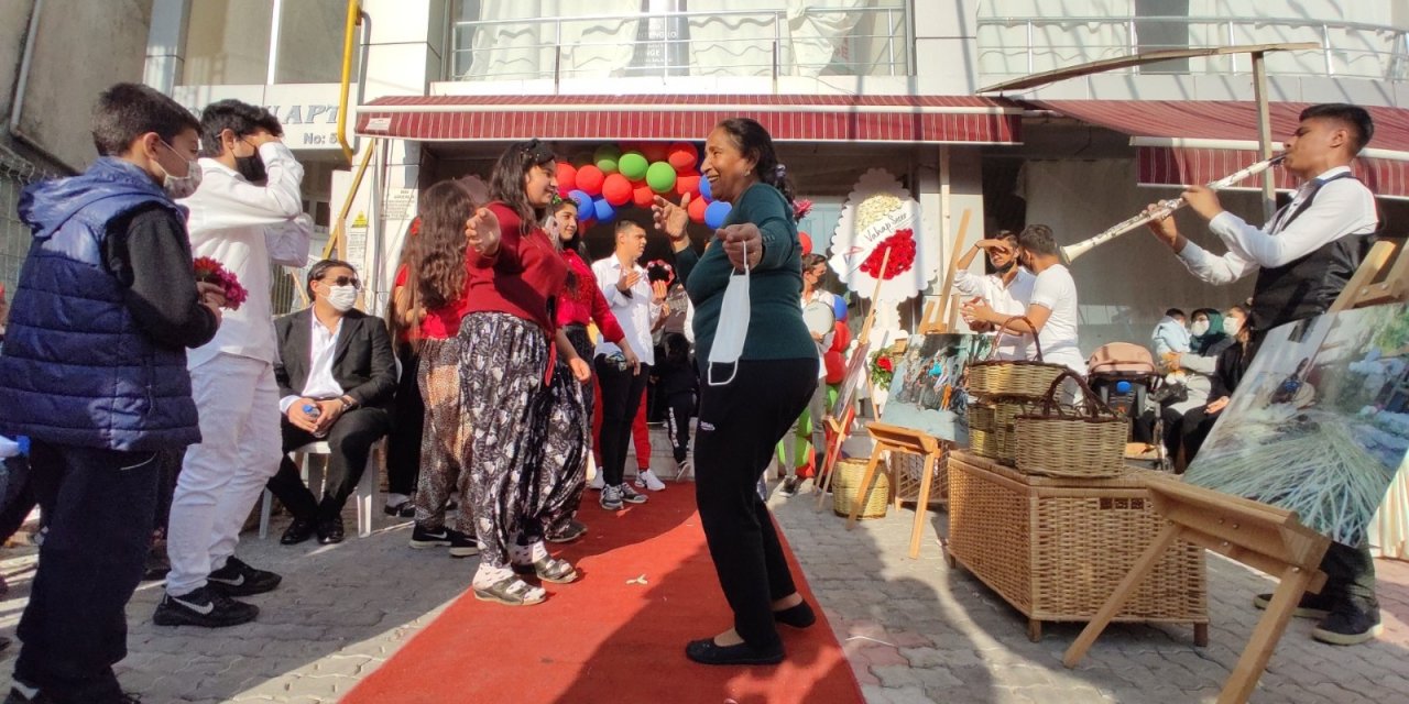 Mersin’de Renkli ’8 Nisan Dünya Romanlar Günü’ Etkinliği