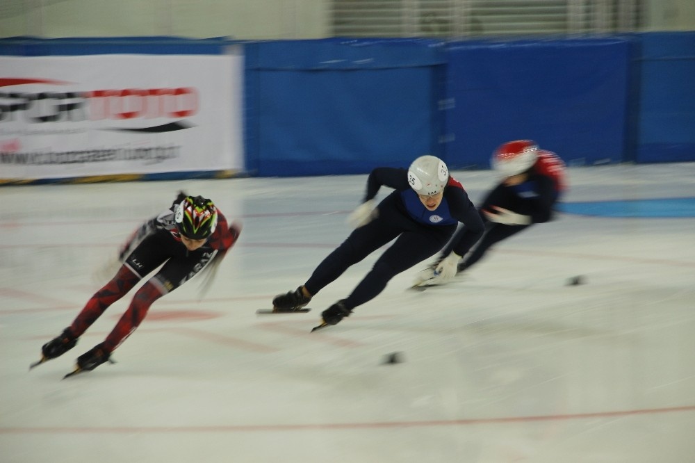 Short Track Nene Hatun Kupası yarışları 165 sporcuyla Erzurum’da başladı
