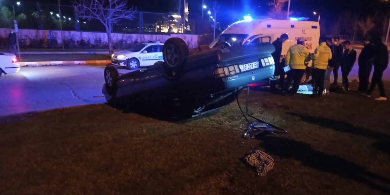Otomobil Refüje Çarpıp Takla Attı: 2 Yaralı