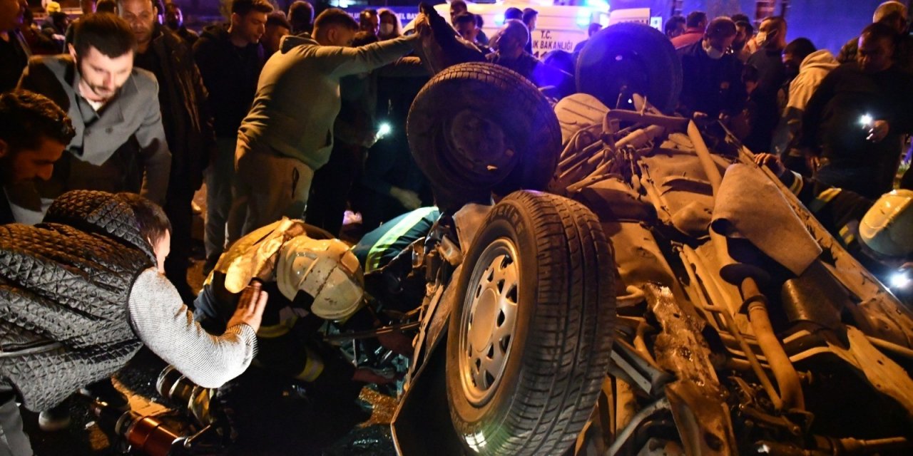 Turgutlu’da Feci Kaza: 2 Ölü, 4 Yaralı