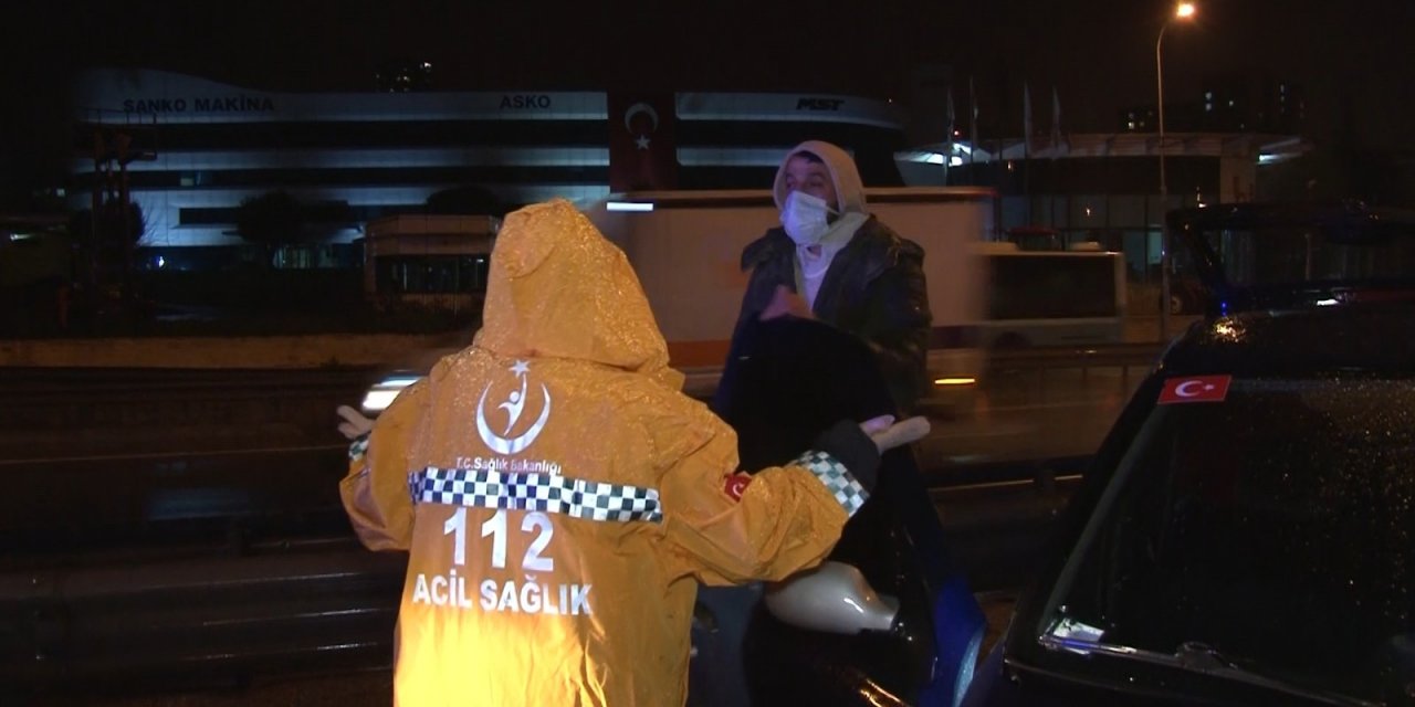 Pendik’te Kazaya Karışan Sürücüden Sağlık Çalışanlarına ’sabır’ Testi