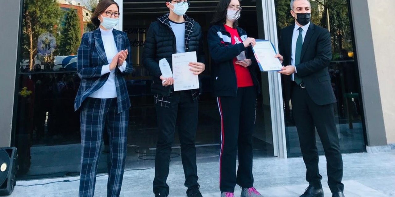 Aydın My Kolej Öğrencilerine Cambrid Başarı Belgesi