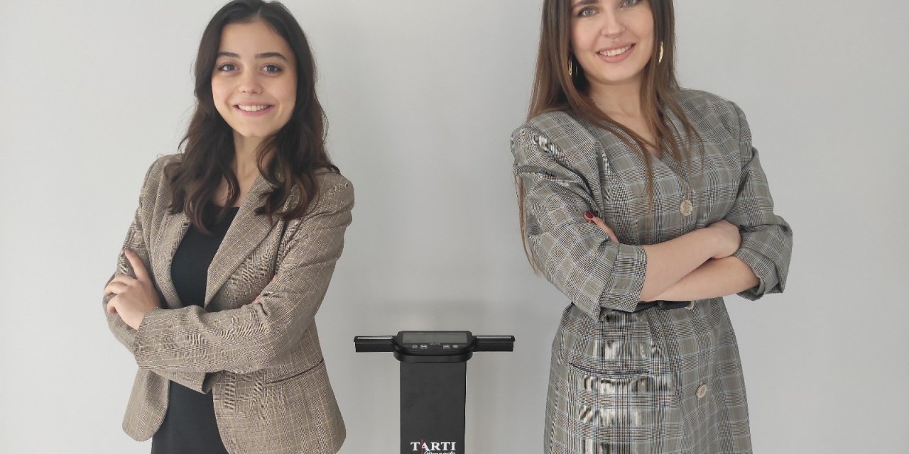 İ̇ki Kız Arkadaşın İlkokuldan Ortaklığa Uzanan Yolculuğu