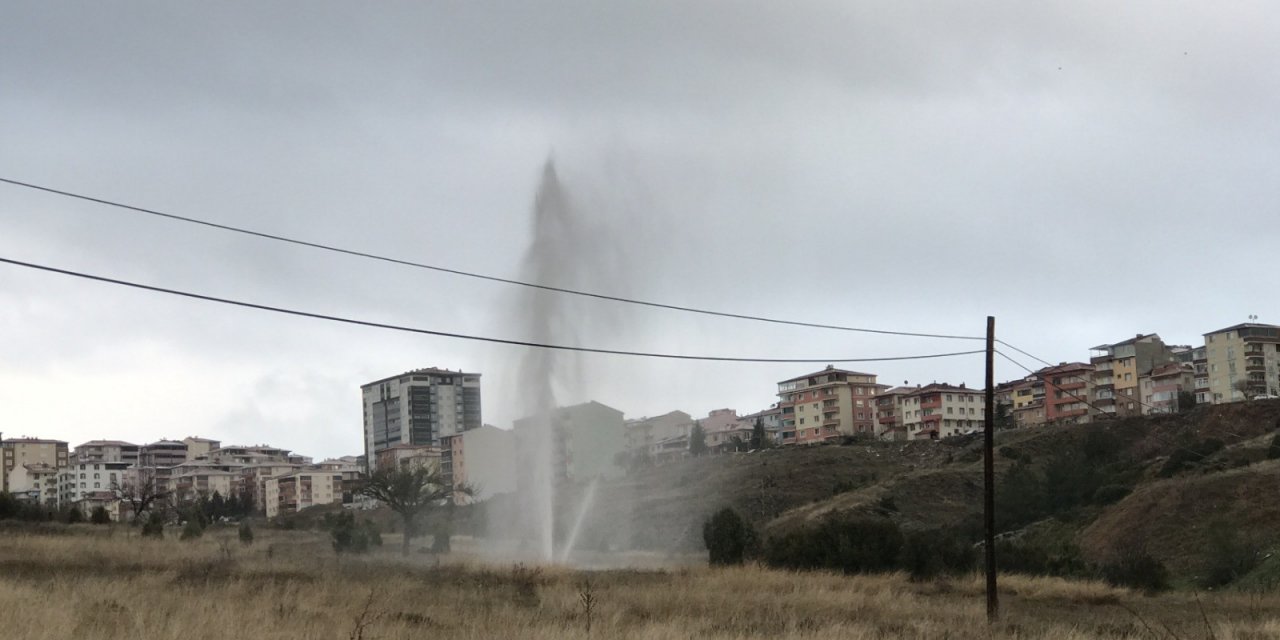 Bilecik’te Patlayan Borudan Çıkan Su Metrelerce Yükseldi