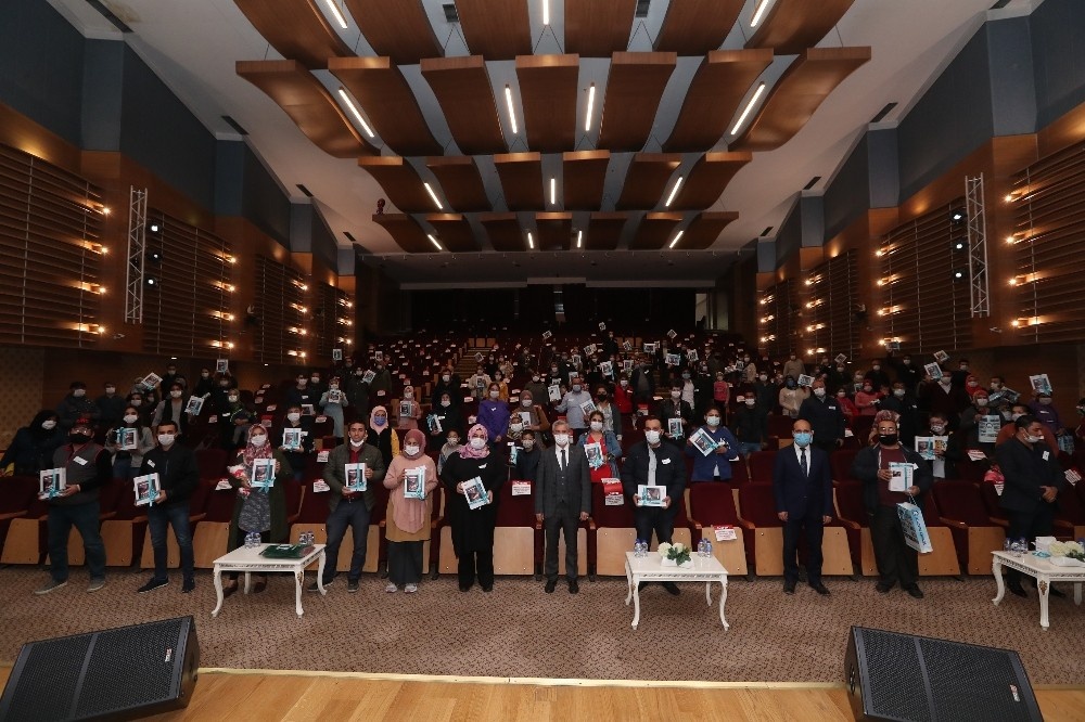 300 bin kişinin yorum yaptığı soruları bilen 200 öğrenciye tablet hediyesi