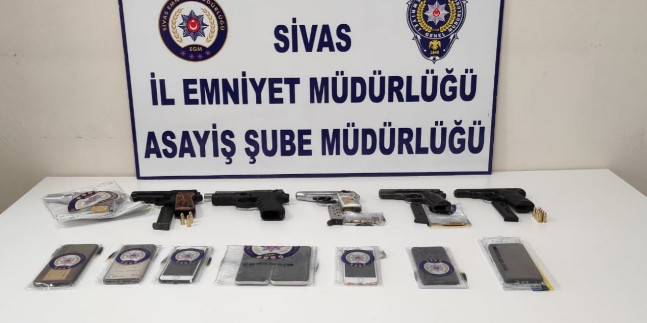 Suç Çetesi 3 İlde Yapılan Eş Zamanlı Operasyonla Yakalandı