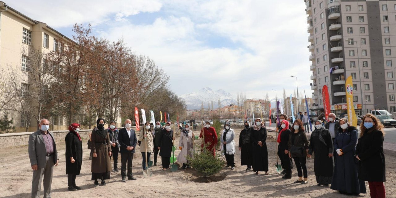 Başkan Çolakbayrakdar Sözünü Tuttu, Mithatpaşa’ya Yeni Park