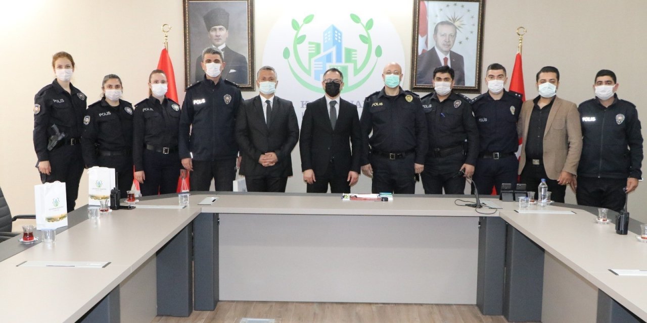 Kayapınar Kaymakamı Koç Polislerle Bir Araya Geldi