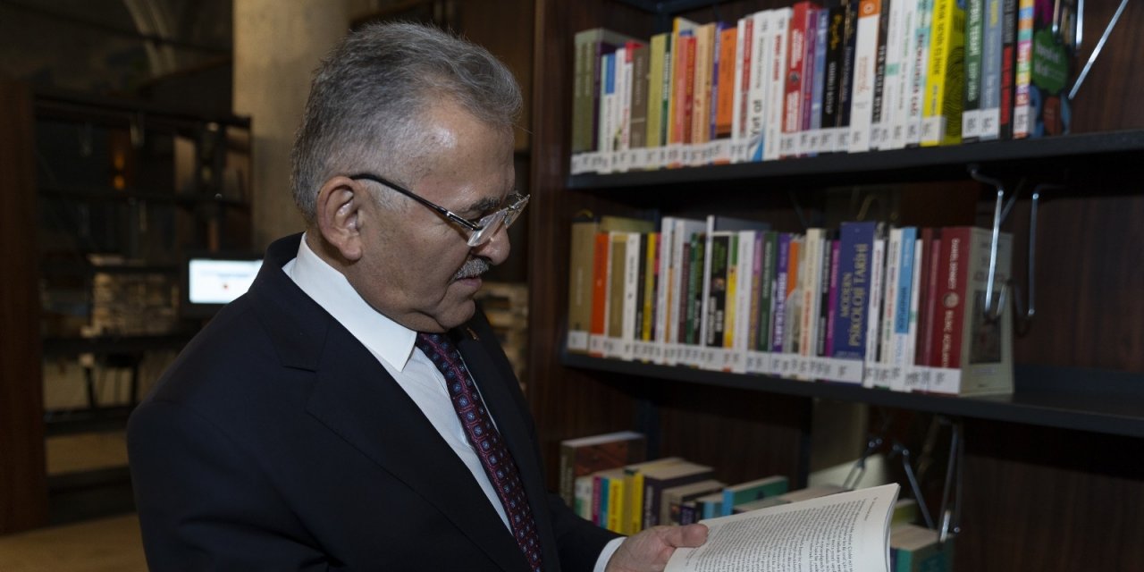 Başkan Büyükkılıç’ın Söz Verdiği 1038 Kitap, Cizre İçin Yola Çıktı