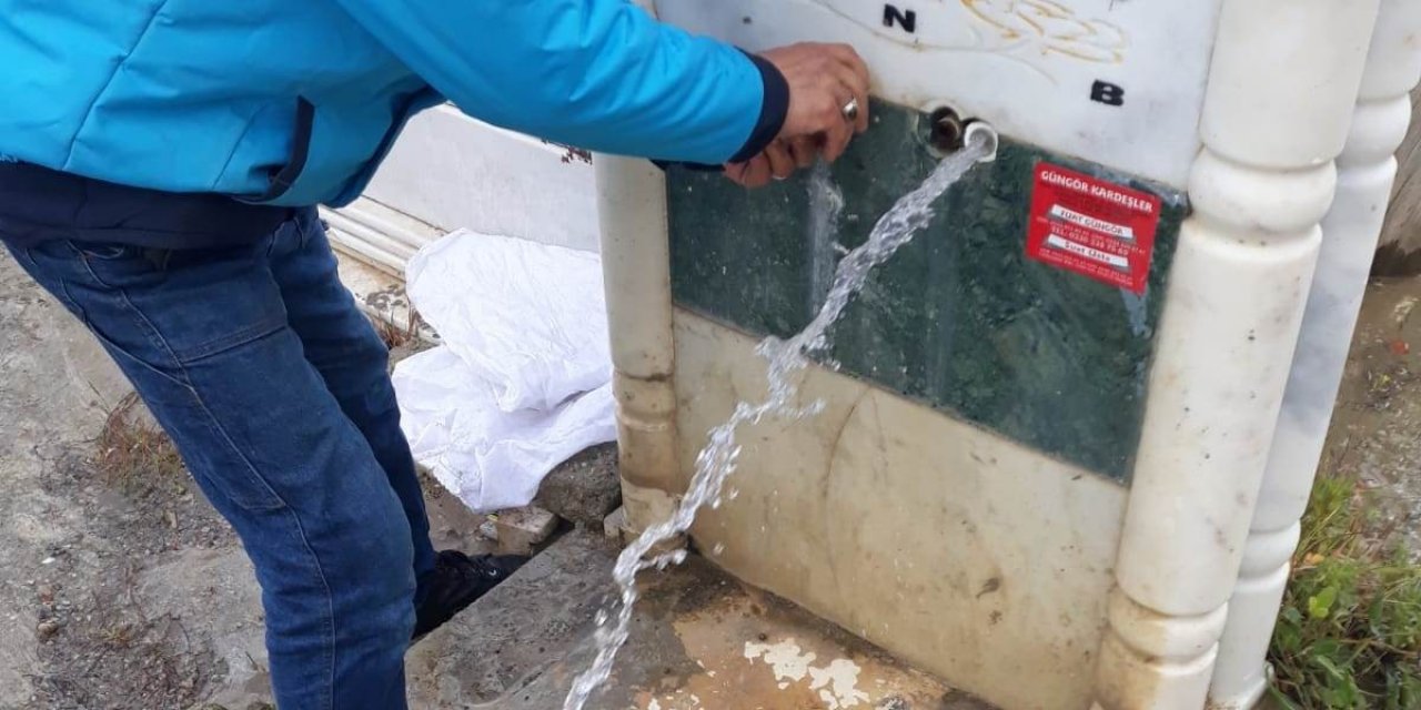 Mezarlıktaki Hayrat Çeşmeleri Çalındı