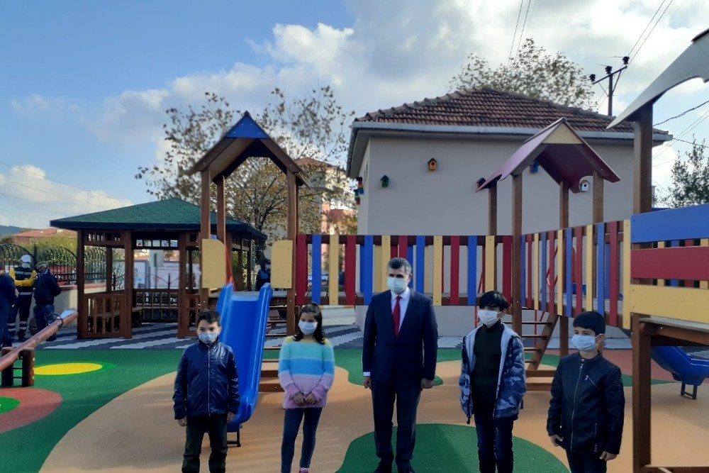 Sultanbeyli’ de çocuklar başkana mektup yazdı; parkları yenilendi