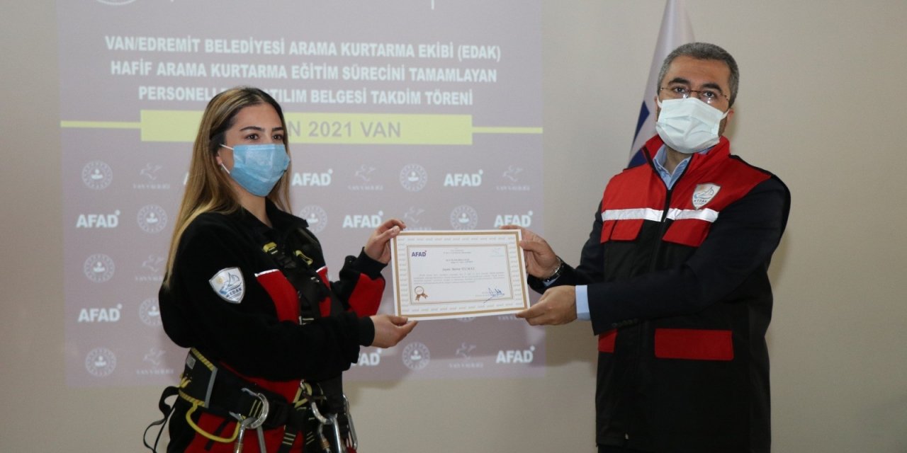 Edremit Belediyesi Gönüllü Arama Kurtarma Ekibine Katılım Belgesi