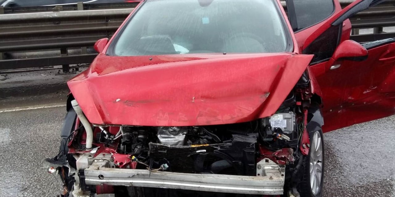Samsun’da Viyadükteki Bariyere Çarpan Otomobile Başka Araç Çarptı: 1 Yaralı