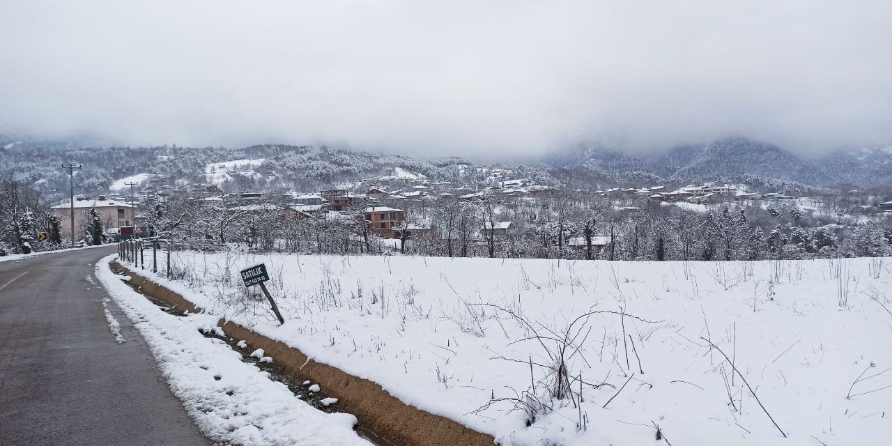 Bursa’nın Merkez İlçelerinde Kar Kalınlığı 20 Santimetreye Ulaştı