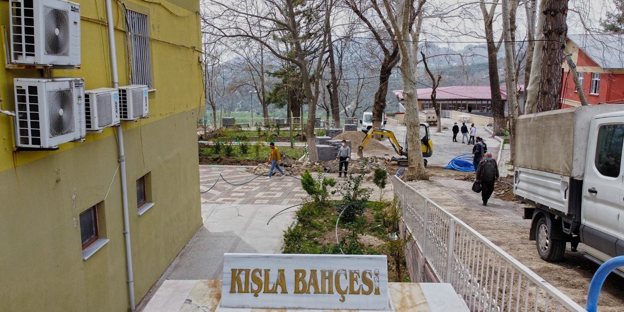 Kışla Bahçesi Yenileniyor