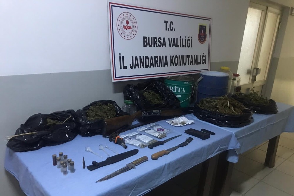 İnegöl’de uyuşturucu operasyonu:2 gözaltı