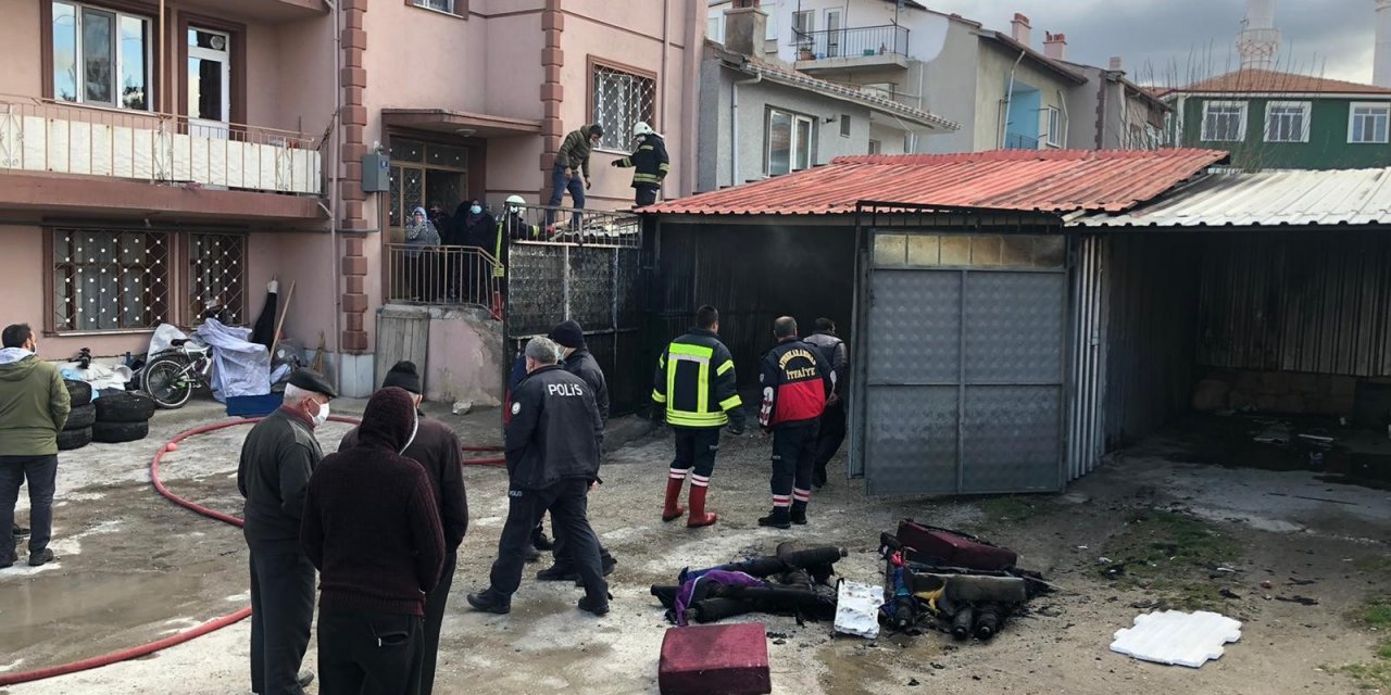 Garajda Çıkan Yangın Paniğe Neden Oldu