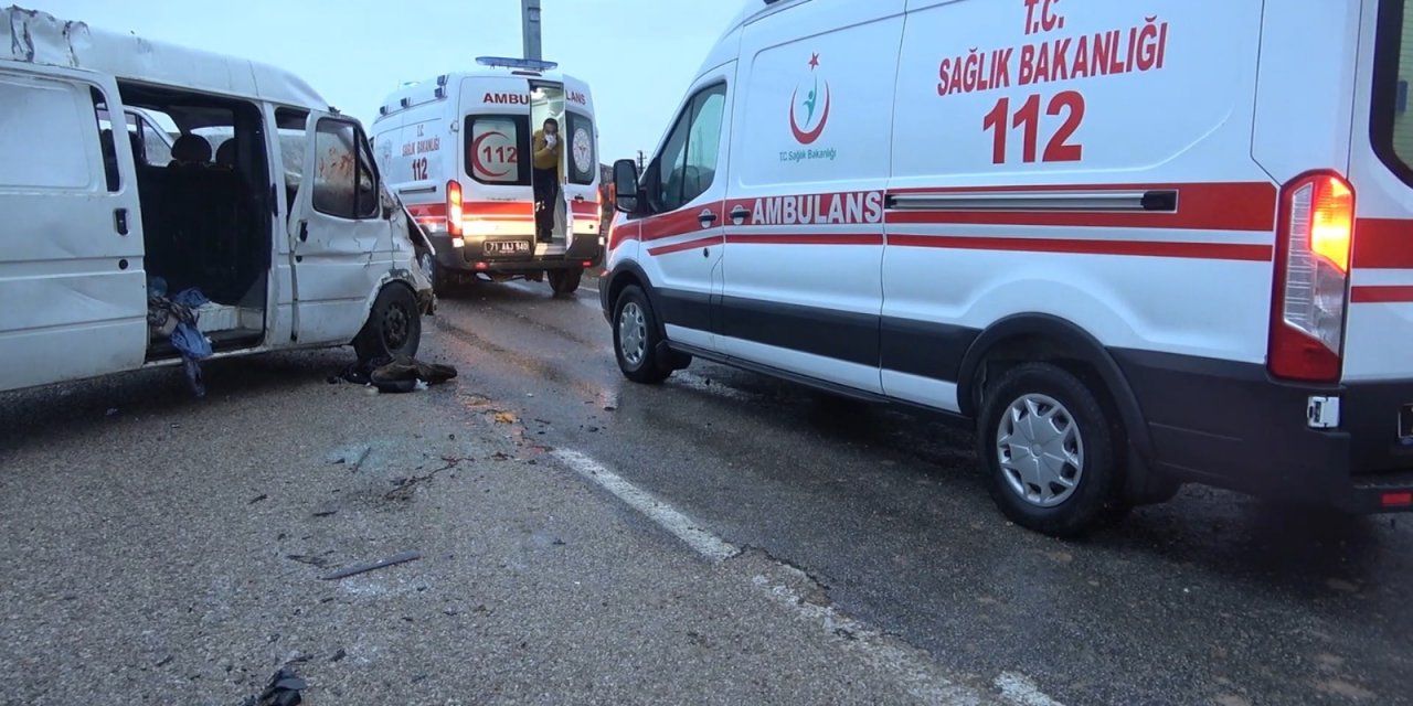 Panelvan Minibüs Takla Attı: 1 Ölü, 7 Yaralı