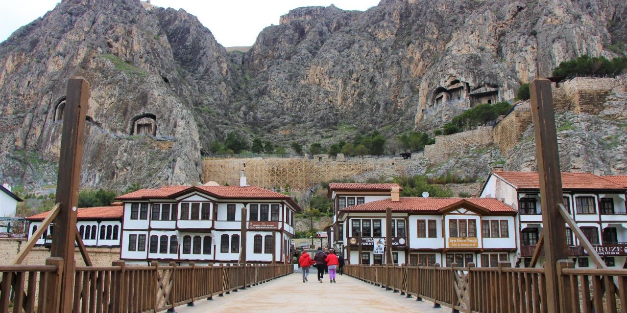 Amasya’da 2400 Yıllık Surlar Restore Ediliyor