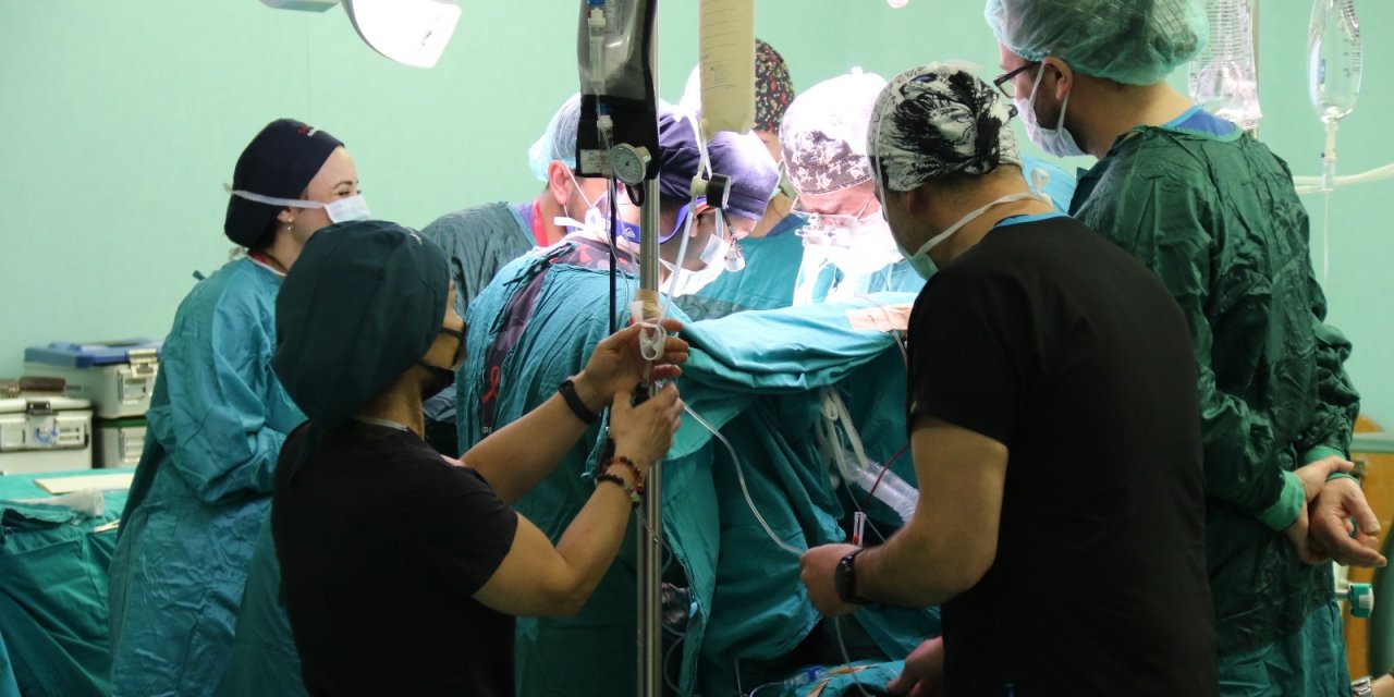 Koronavirüse Rağmen Yıllık 34 Bin Ameliyat Yapılabiliyor