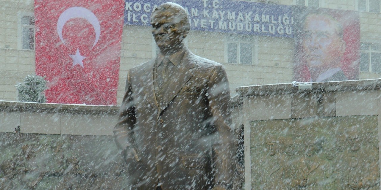 Nisan Karı Kayseri’yi Beyaza Bürüdü