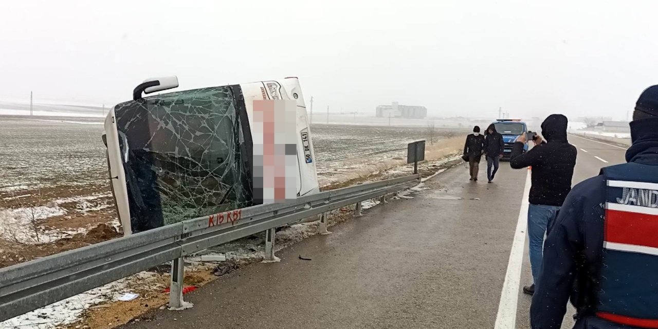 Kırşehir’de Yolcu Otobüsü Devrildi: 14 Yaralı