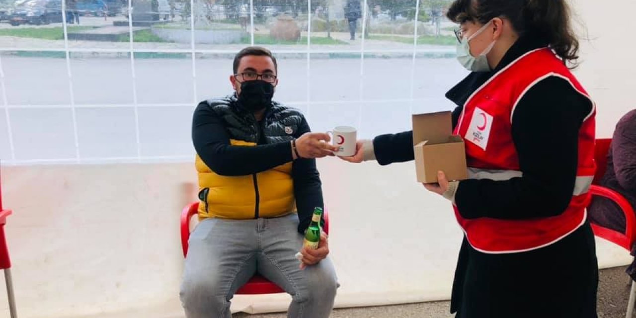 Kızılay’dan Kan Bağışında Bulunanlara Hediye