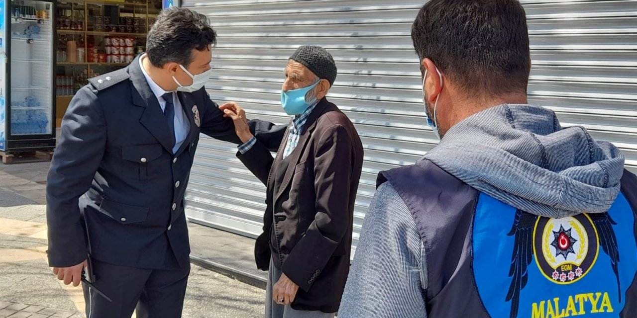 Hastalığı Kısıtlamayı Unutturdu, Evine Polis Bıraktı