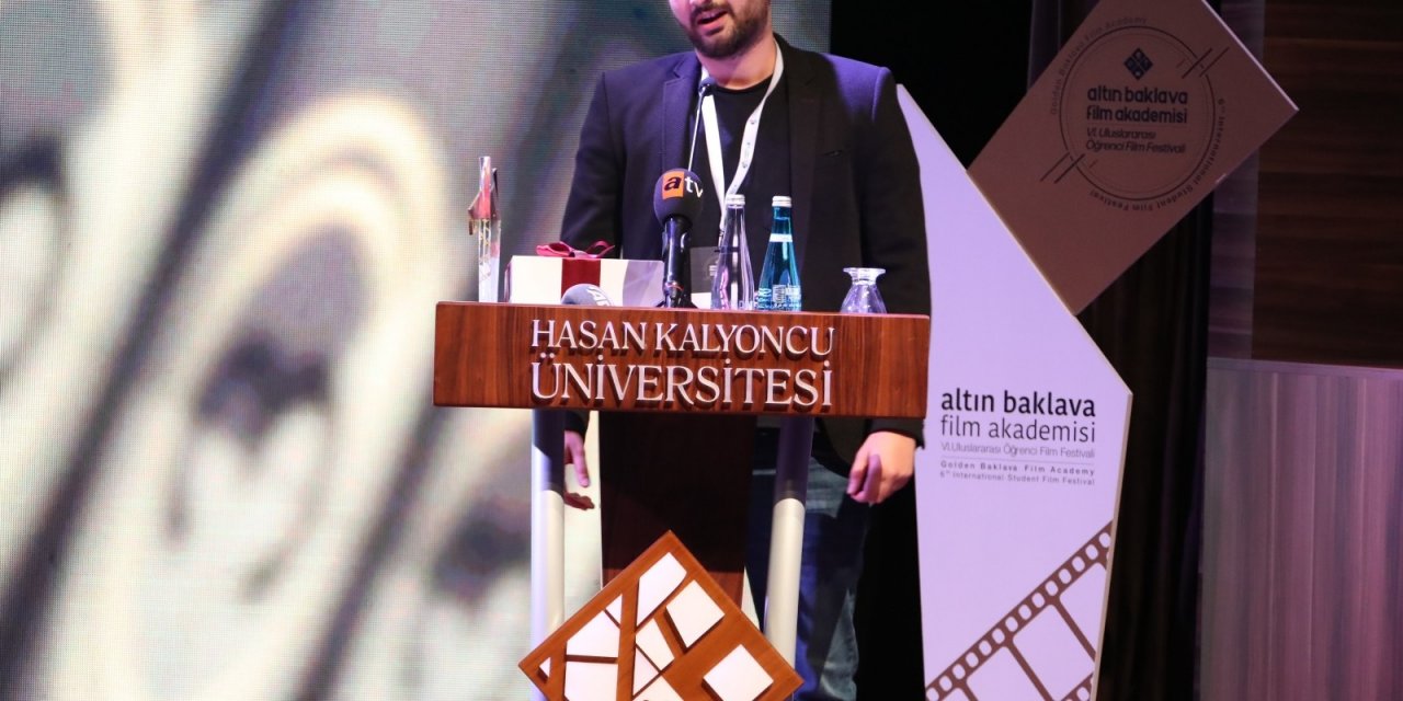 Akdeniz Üniversitesi Öğrencisine En İ̇yi Belgesel Film Ödülü