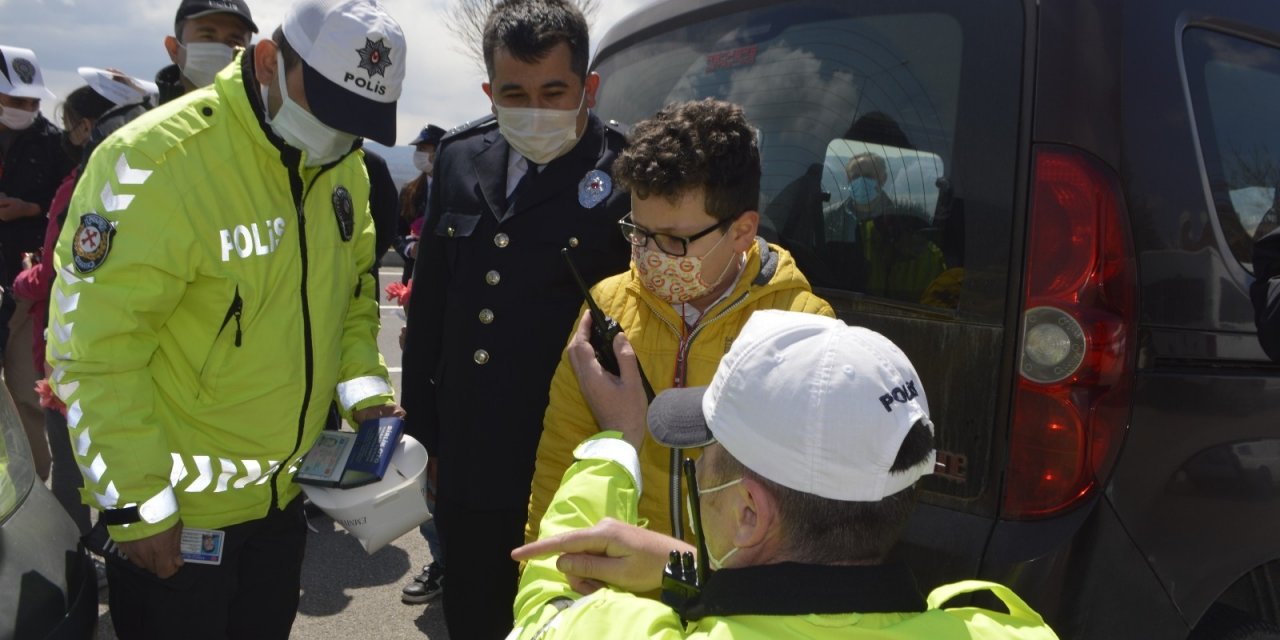 Özel Öğrenciler Temsili Polis Oldu