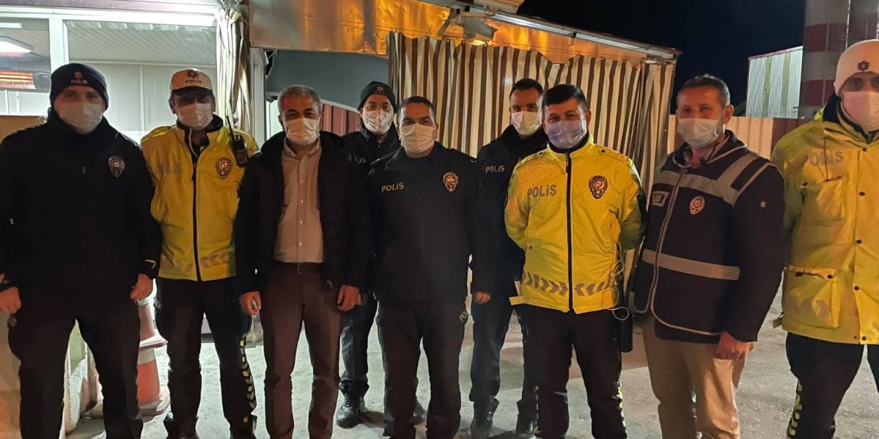 Başkan Kaplan’dan Kontrol Noktasındaki Polislere Moral Ziyareti