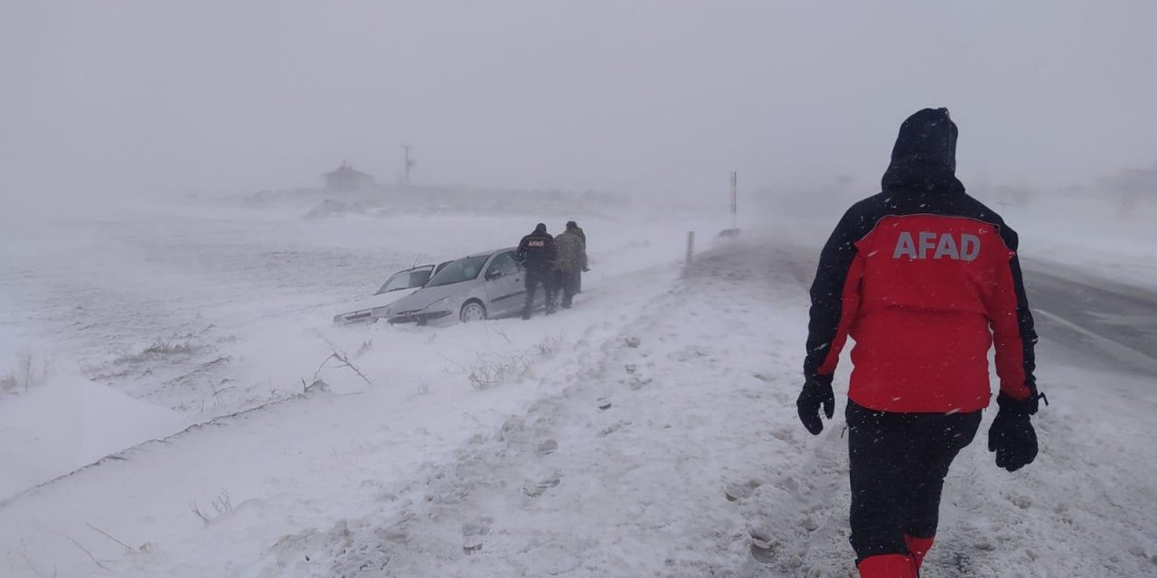 Aksaray’da Olumsuz Hava Koşulları Nedeniyle Mahsur Kalan 117 Vatandaş Kurtarıldı