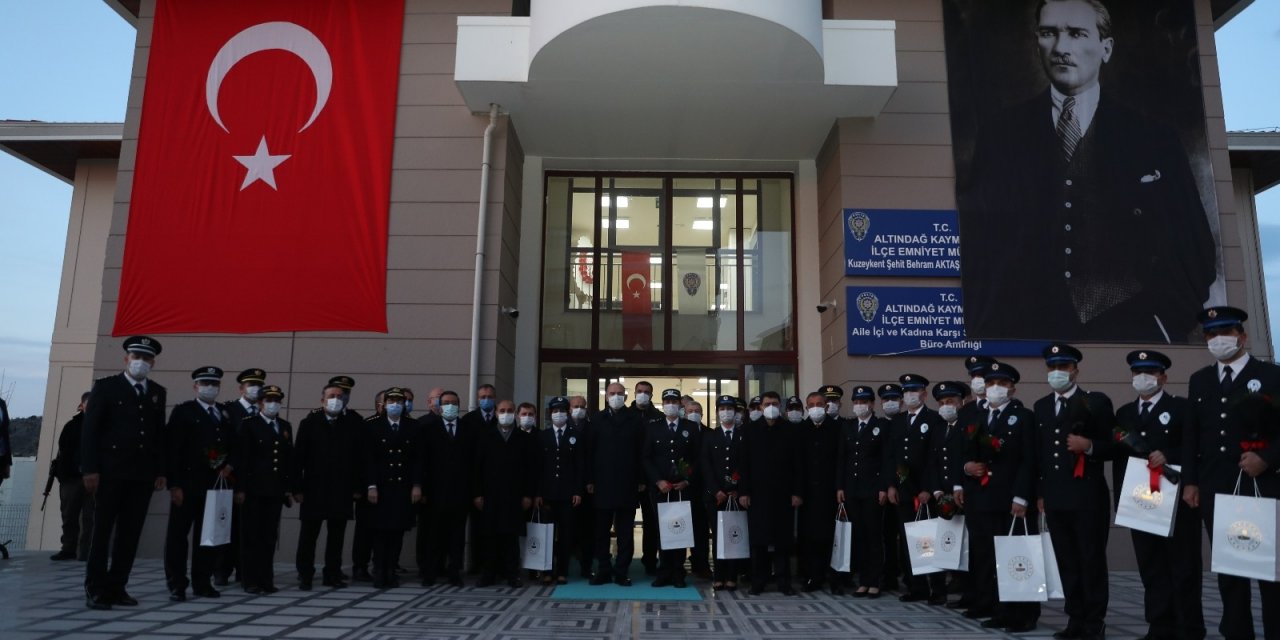 İ̇çişleri Bakanı Soylu, Şehit Behram Aktaşlı Polis Merkezi Amirliğini Ziyaret Etti