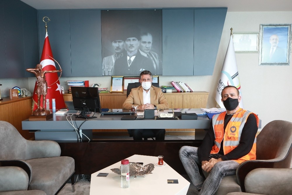 Haluk Levent, depremzede 20 aileye kira desteğinde bulunacaklarını açıkladı