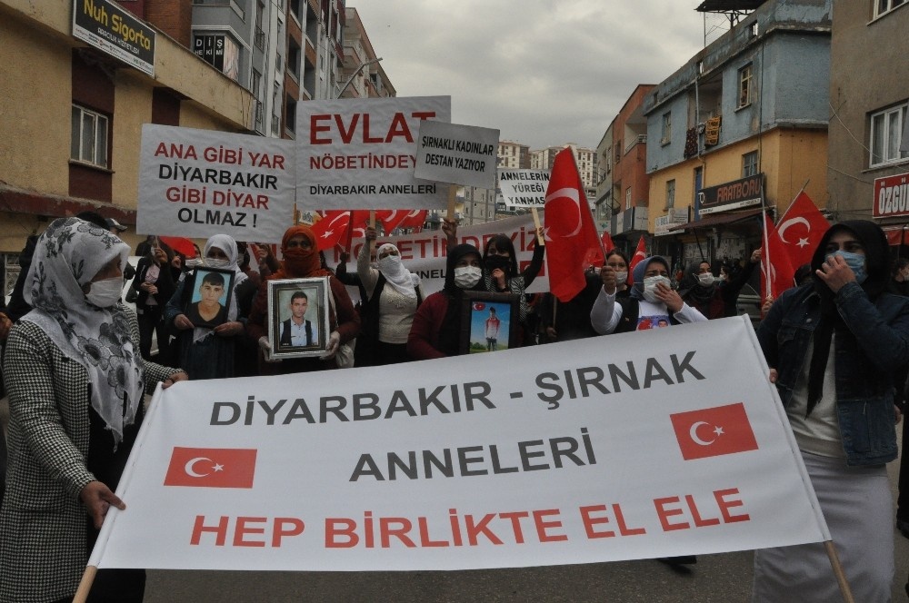 Diyarbakır anneleri Şırnak annelerine destek verdi, HDP’li vekil acılı annelere parmak salladı